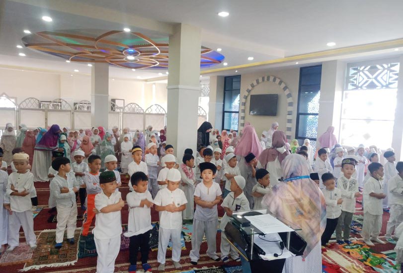 Bangun Rasa Kepedulian Sejak Dini, TK Islam Az Zahra Bandar Lampung Gelar Shalat Istisqa’ 1 az zahra