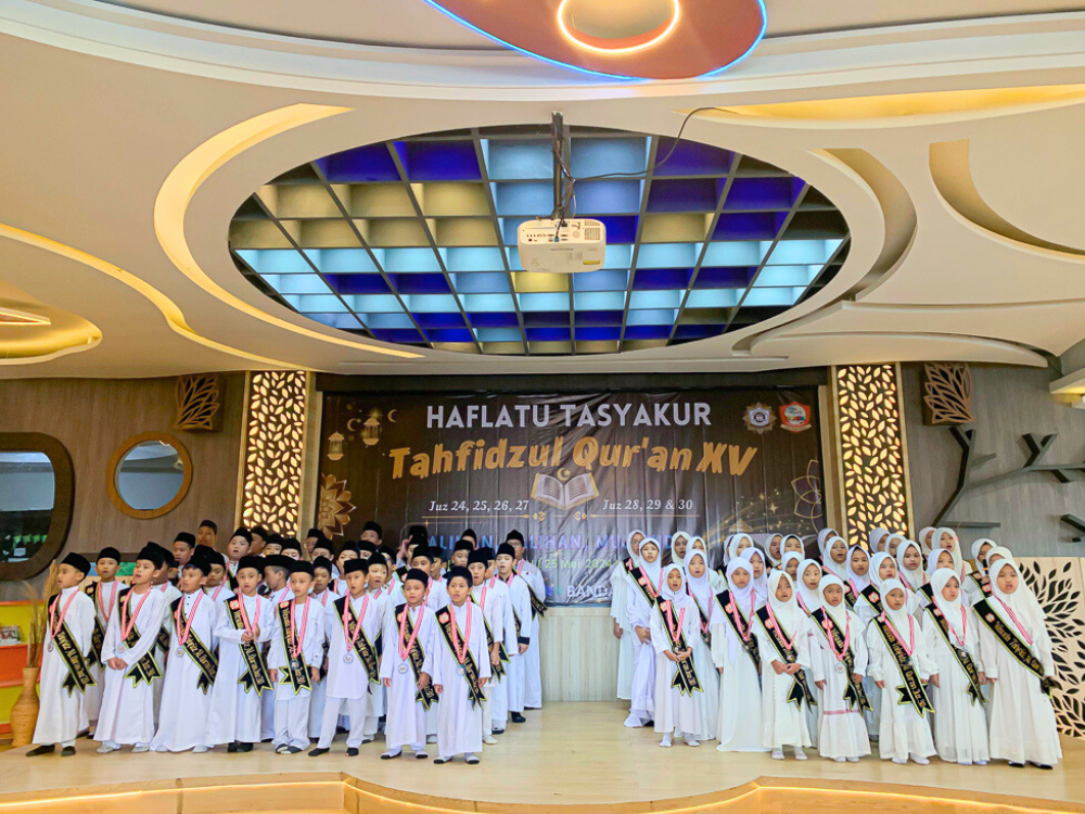 Wisuda Qur'an SD Islam Az Zahra Angkatan 15
