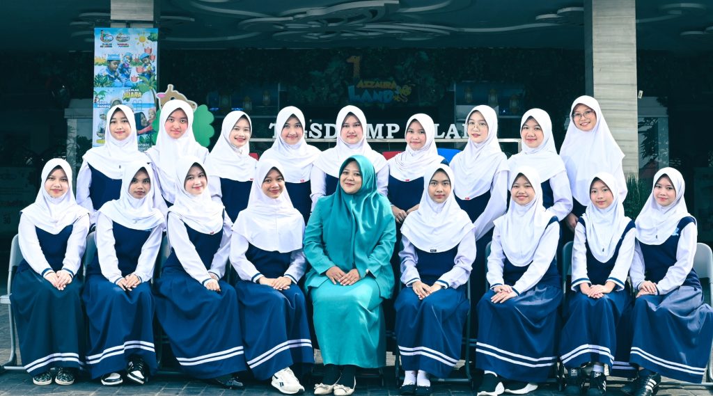 Alumni Cover SMP Al Hikmah